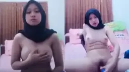 Hijab Viral Omek Pakai Botol Parfum Video by FapHouse