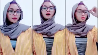 Ukhty Yulia Liveshow Pamer Belahan Toket Video by indo