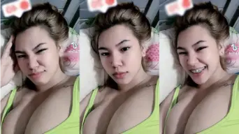 Tiktoker Rebahan Belahan Susu Mulus