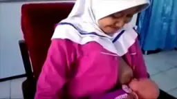 Mahasiswa Kebidanan Praktek Menyusui Video by Indo18