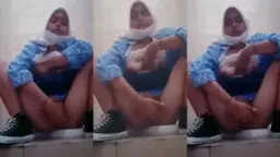 ABG Daun Masih Muda Mainin Memek di Toilet Sekolah Video by Eporner ABG Daun Masih Muda Mainin Memek di Toilet Sekolah Video by Eporner