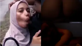 Cewek Hijab Nyepong Outdoor Ngewe di Kostan