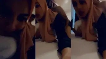 Cewek Hijab Ngewe Doggy di Hotel Video by PornTrex Cewek Hijab Ngewe Doggy di Hotel Video by PornTrex